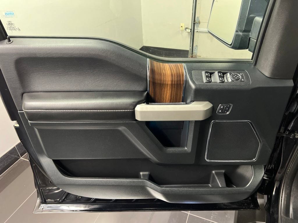 Used 2016 Ford F150 Lariat w/ Equipment Group 502A Luxury AWD/4WD image 27