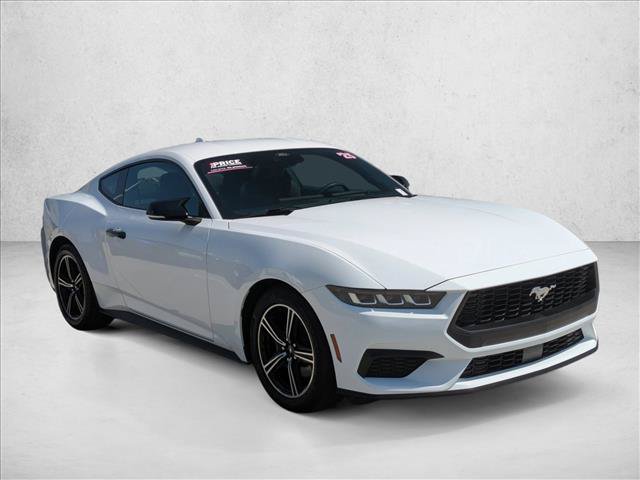 Used 2025 Ford Mustang Coupe RWD image 3
