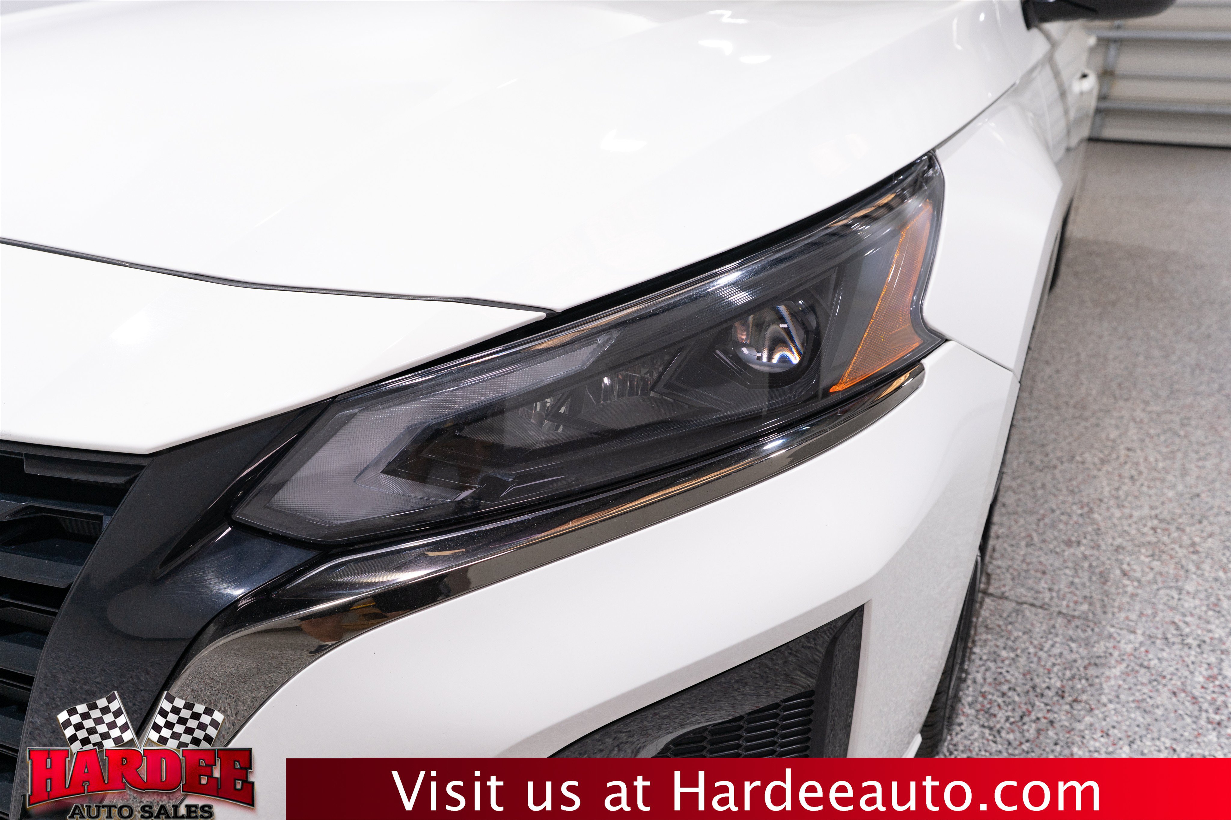 Used 2024 Nissan Altima 2.5 SR FWD image 8