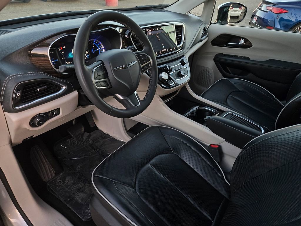 Used 2023 Chrysler Pacifica Limited image 9