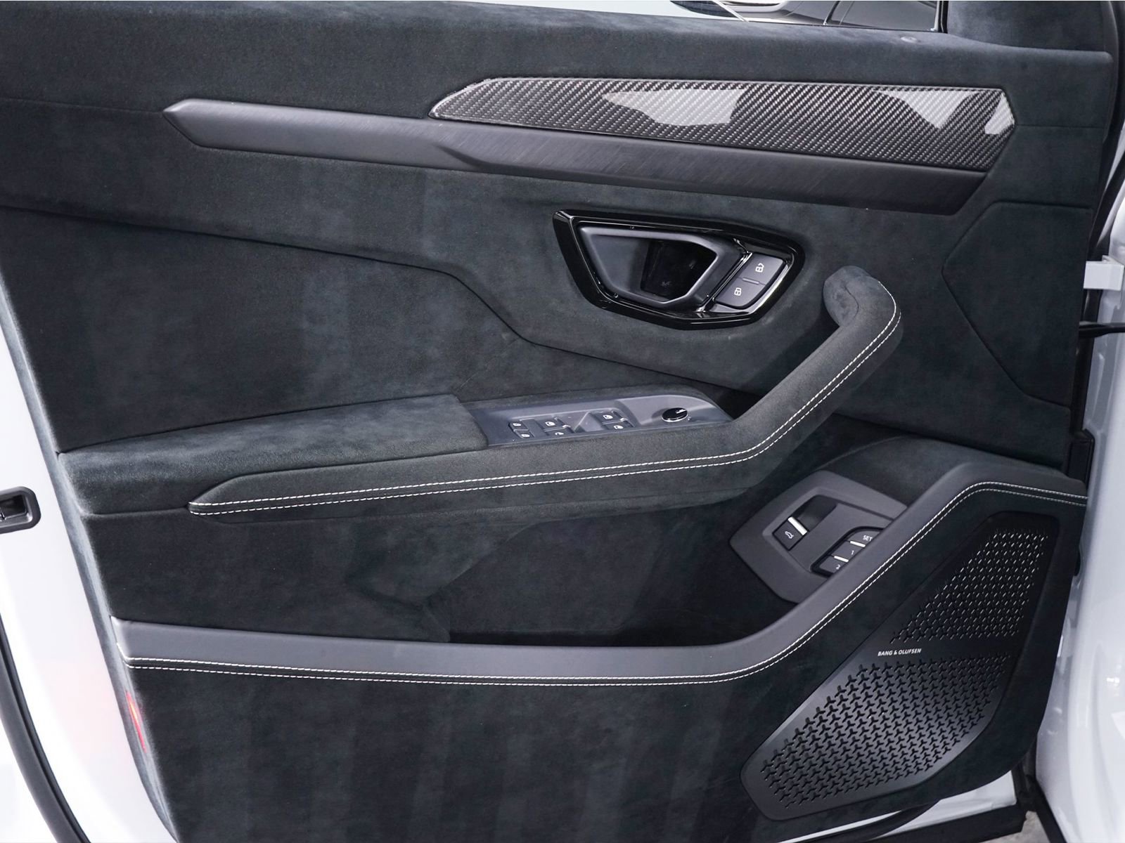 Used 2023 Lamborghini Urus Performante image 35