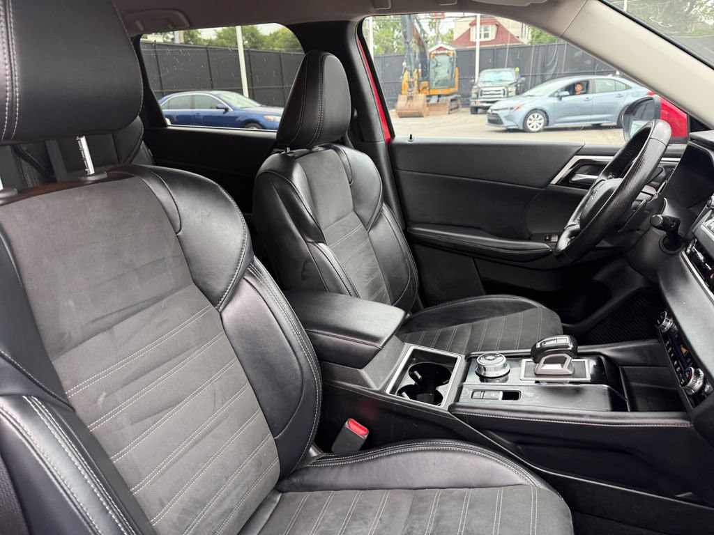 Used 2024 Mitsubishi Outlander SE AWD/4WD image 18