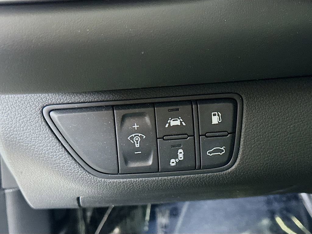 Used 2020 Genesis G70 2.0T w/ Elite Package AWD/4WD image 22