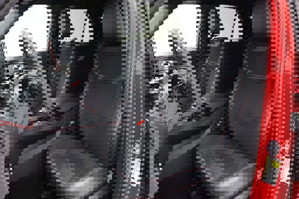 Used 2025 Ford Explorer ST image 19