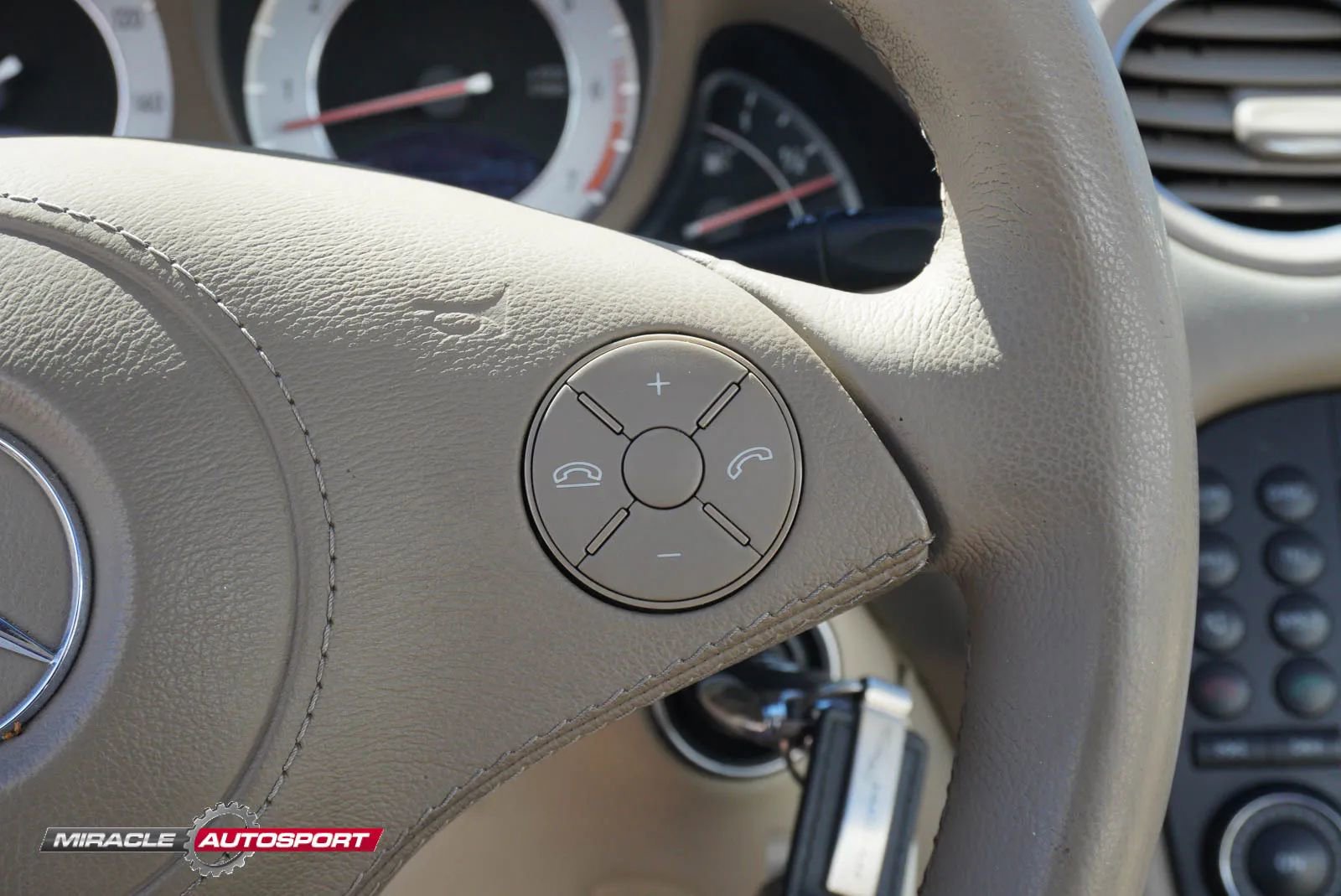 Used 2009 Mercedes-Benz SL 550 w/ Premium I Pkg image 34