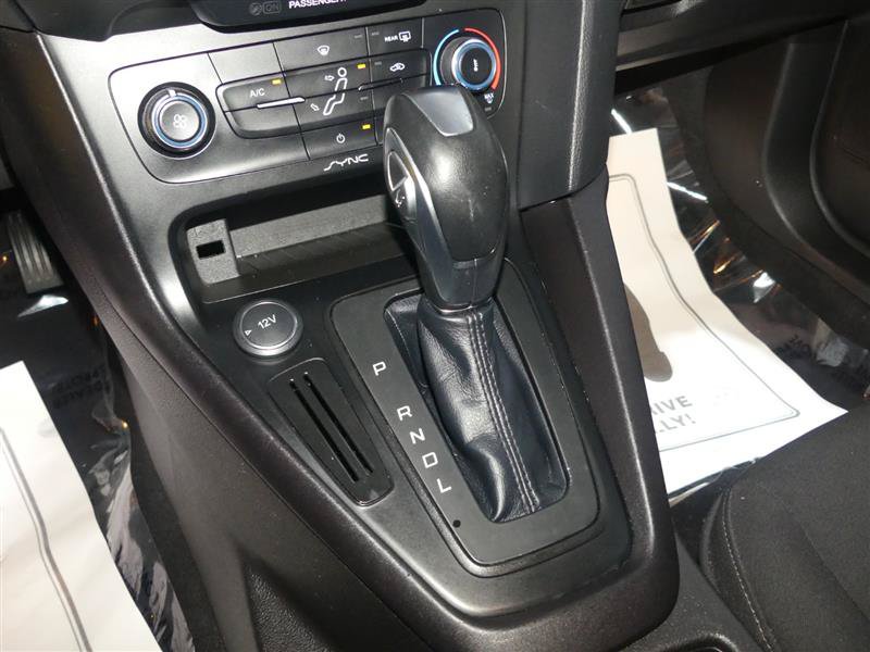 Used 2015 Ford Focus SE w/ Reverse Sensing Package FWD image 38