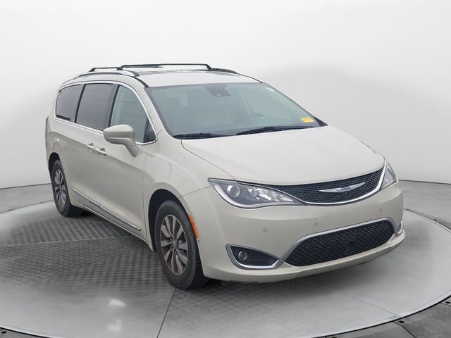 Used 2019 Chrysler Pacifica Touring-L Plus FWD image 7