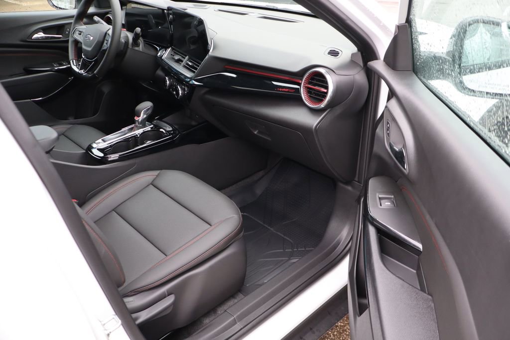 New 2026 Chevrolet Trax RS w/ Sunroof Package image 40