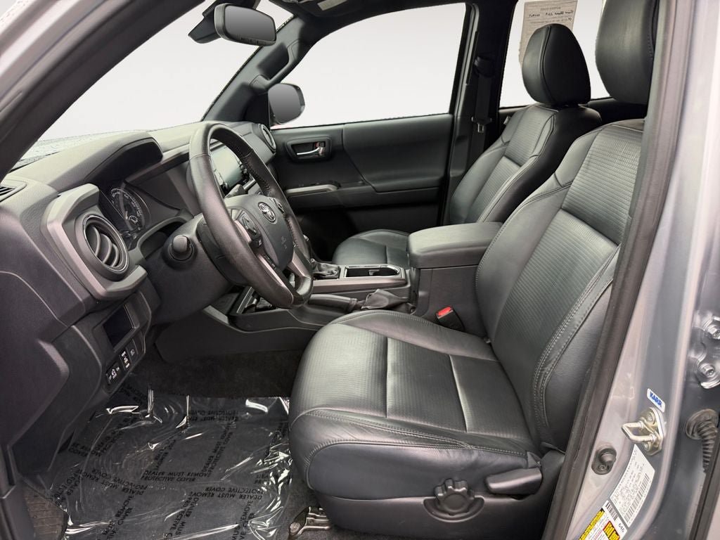 Used 2019 Toyota Tacoma TRD Off-Road AWD/4WD image 6