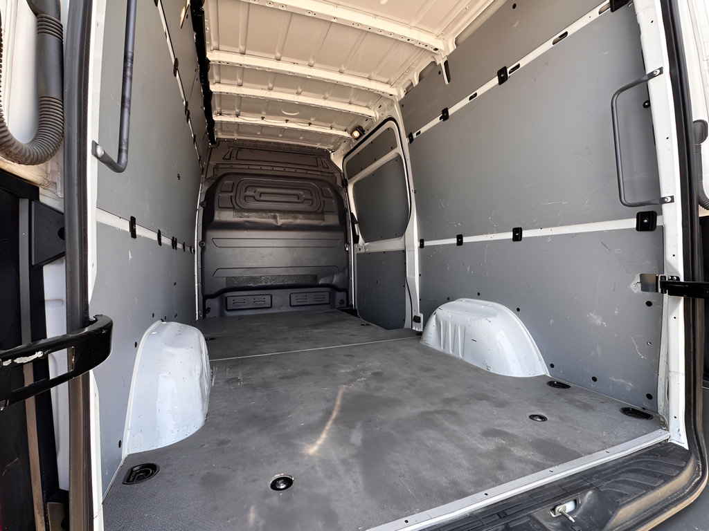 Used 2025 Mercedes-Benz Sprinter 2500 image 6