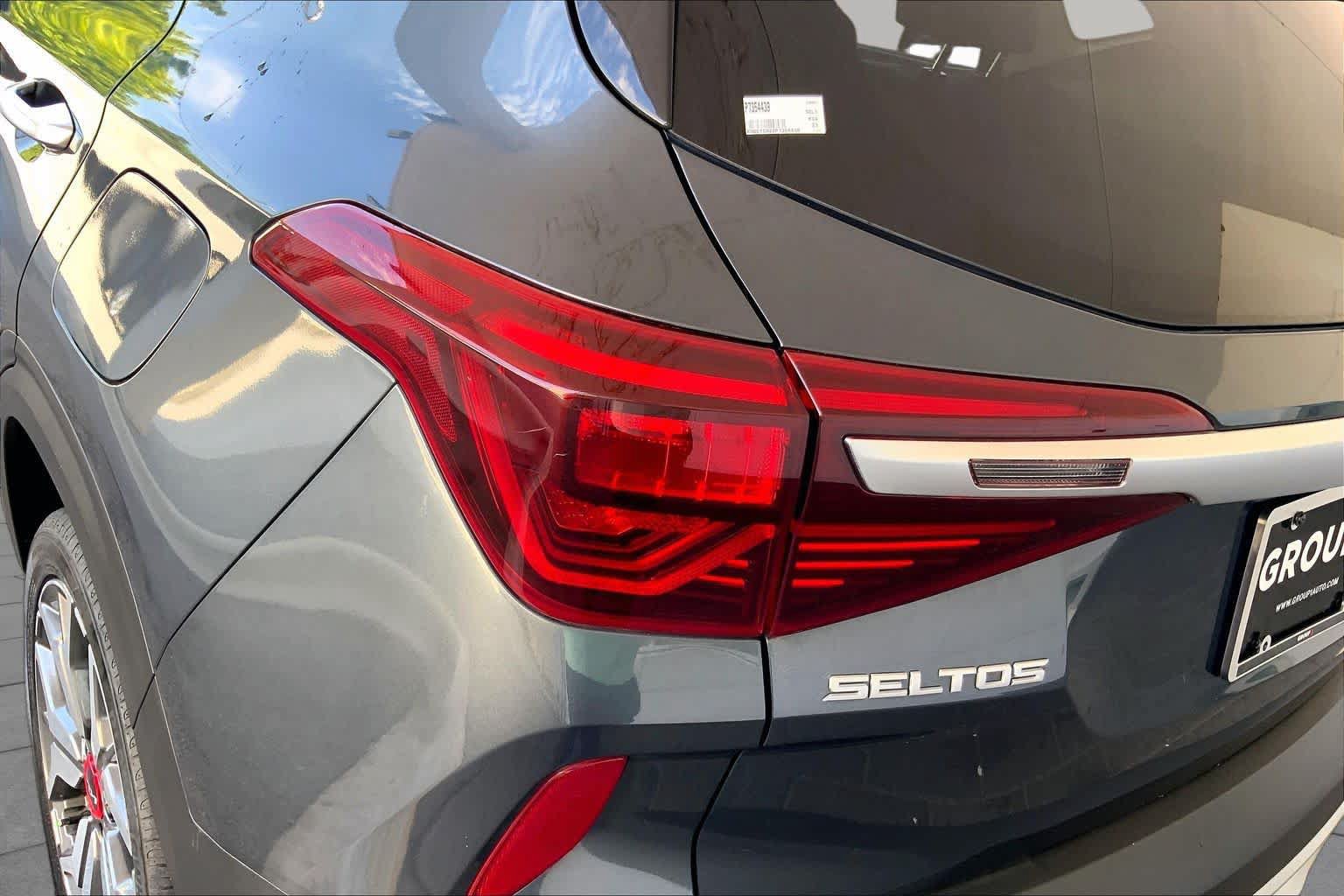 Used 2023 Kia Seltos SX w/ SX Sunroof Package AWD/4WD image 28