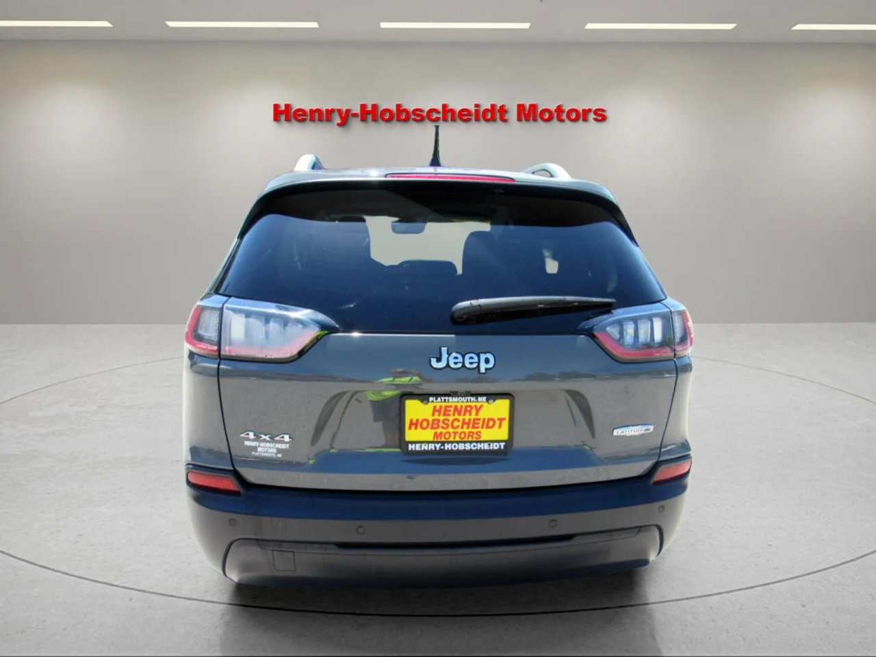 Used 2020 Jeep Cherokee Latitude Plus w/ Comfort/Convenience Group image 3