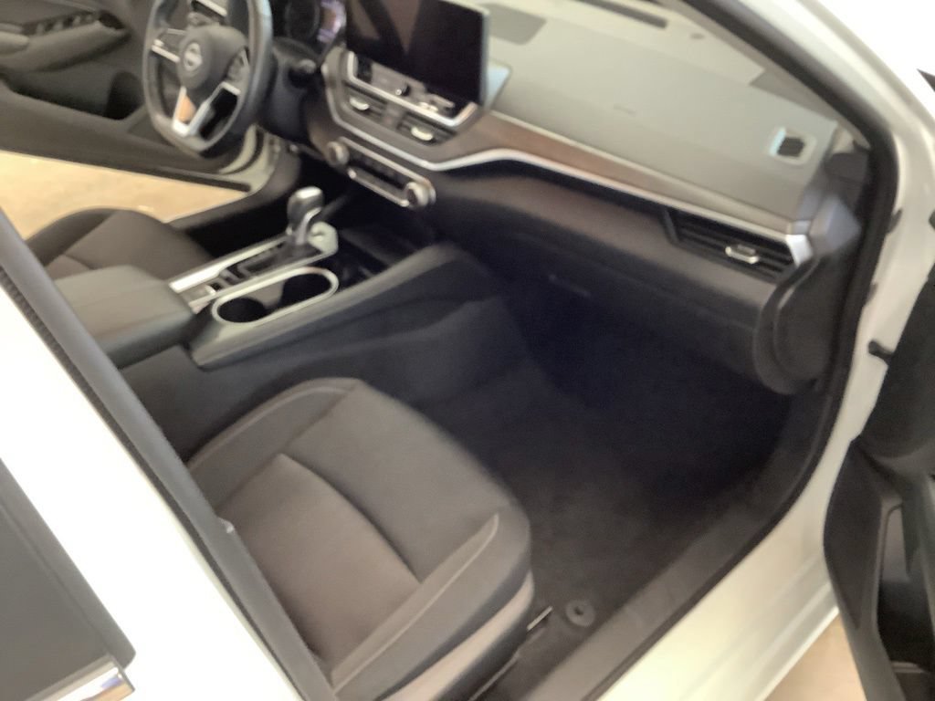 Used 2023 Nissan Altima 2.5 SV w/ SV Premium Package AWD/4WD image 19