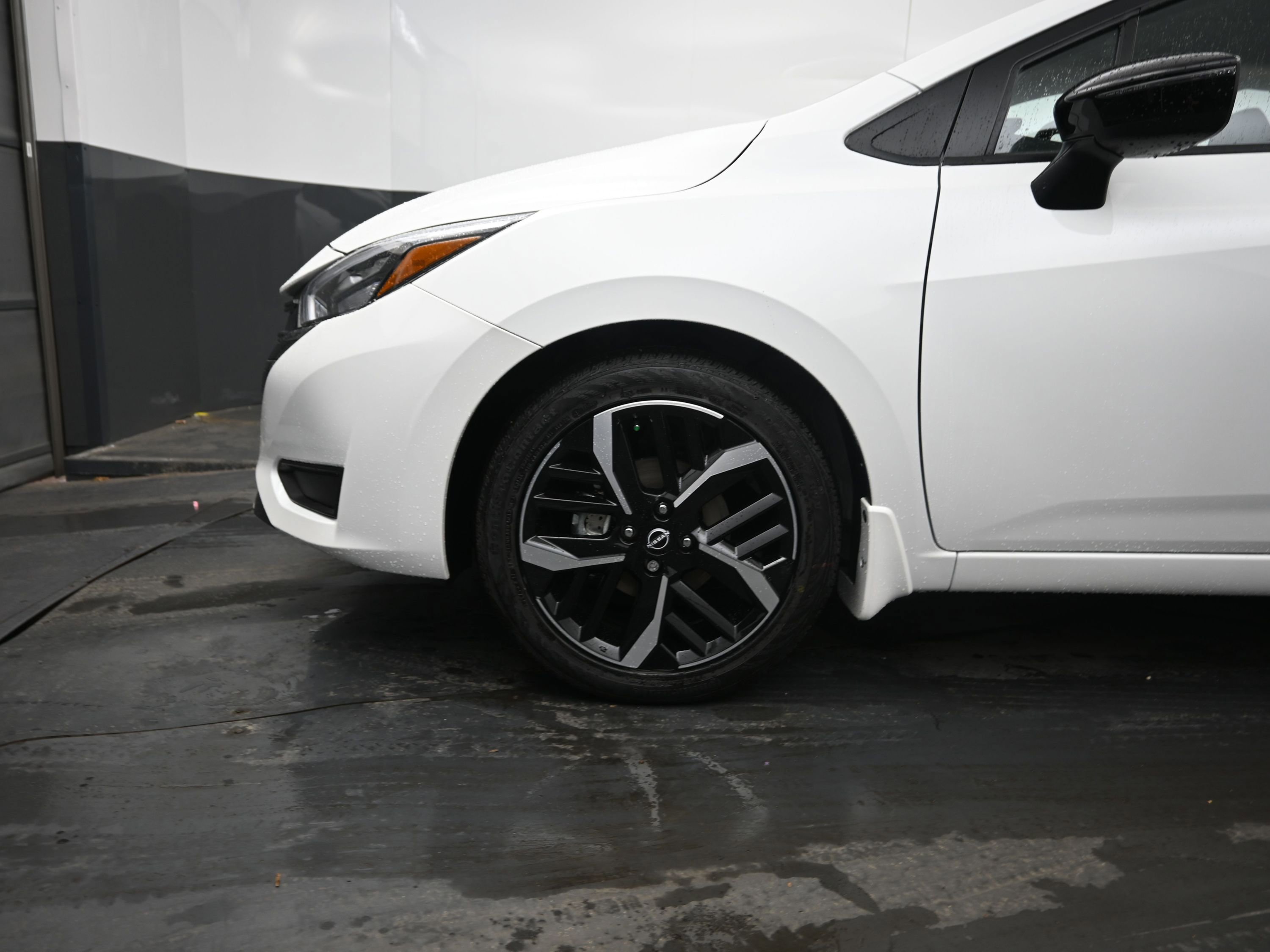 New 2025 Nissan Versa SR image 9