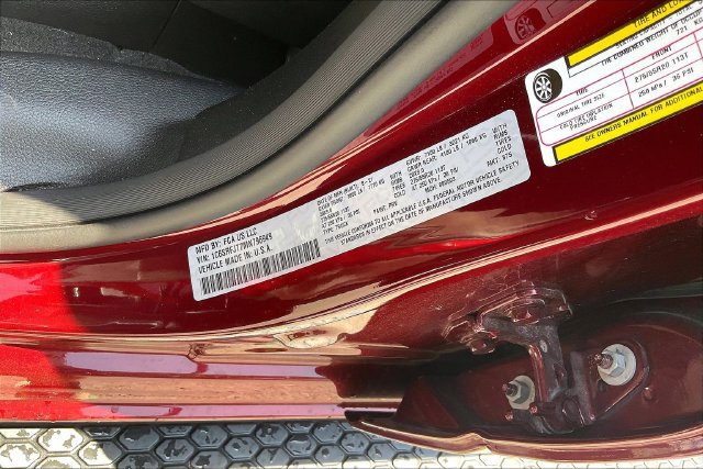 Used 2021 RAM 1500 Laramie AWD/4WD image 19