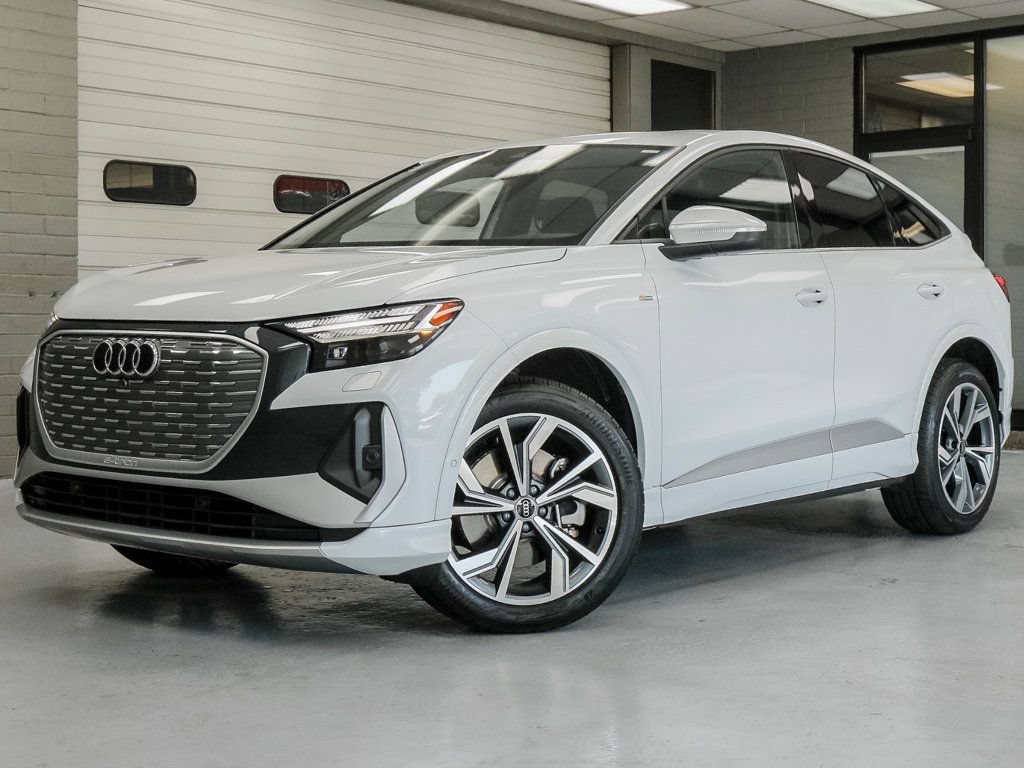 Used 2023 Audi Q4 e-tron Prestige AWD/4WD image 2