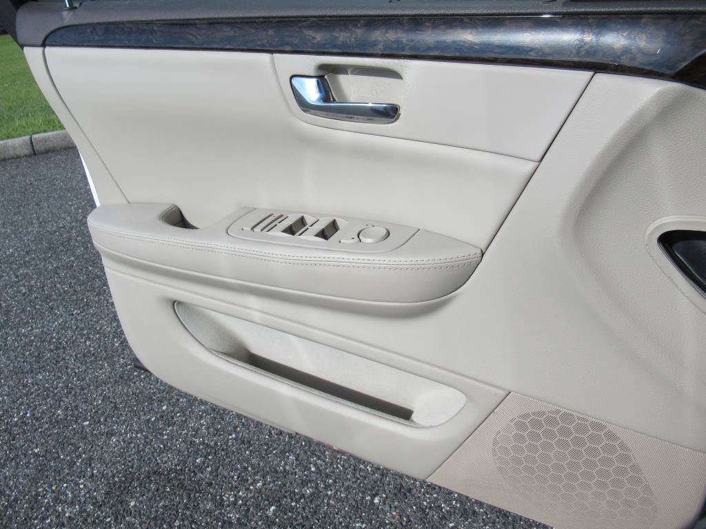 Used 2009 Cadillac DTS FWD image 22