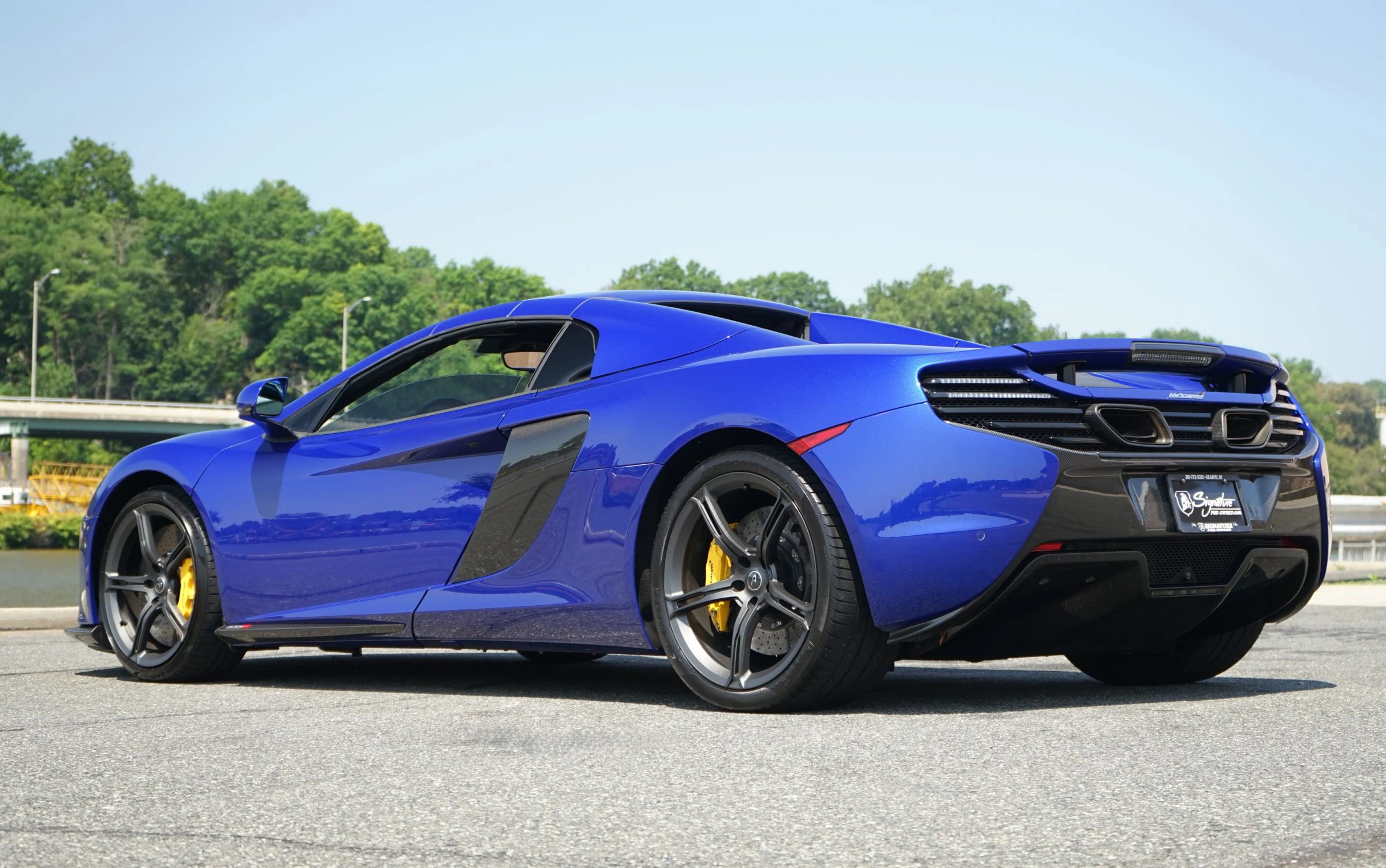 Used 2015 McLaren 650S Spider image 7