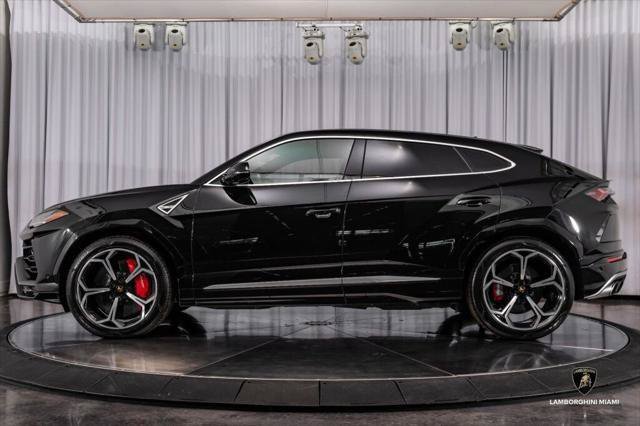 Used 2021 Lamborghini Urus AWD/4WD image 7
