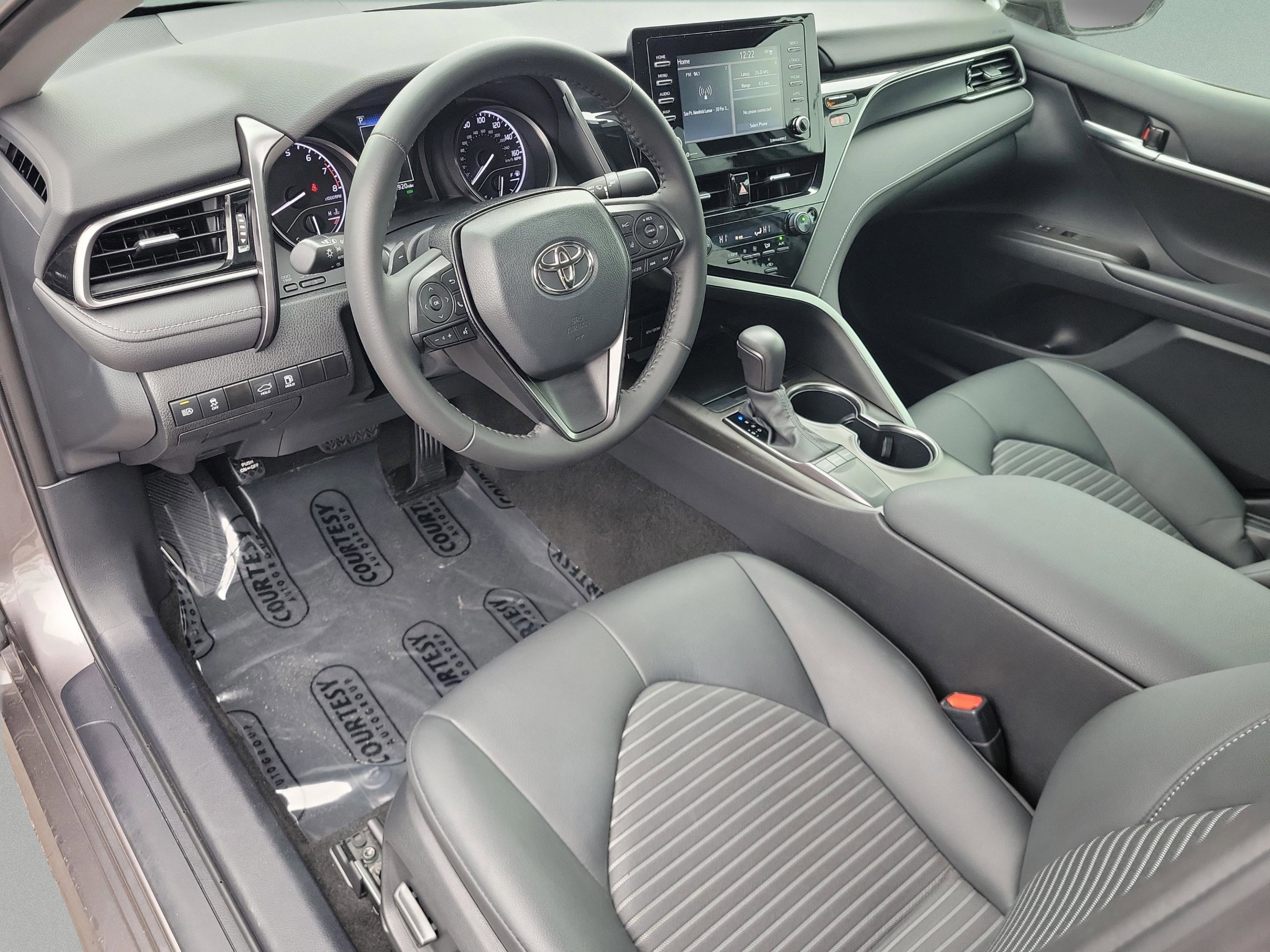 Used 2023 Toyota Camry SE image 16