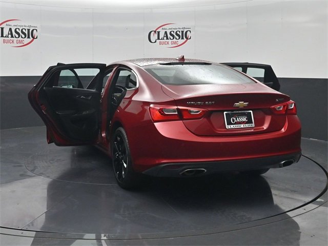 Used 2016 Chevrolet Malibu Premier w/ Driver Confidence Package image 31