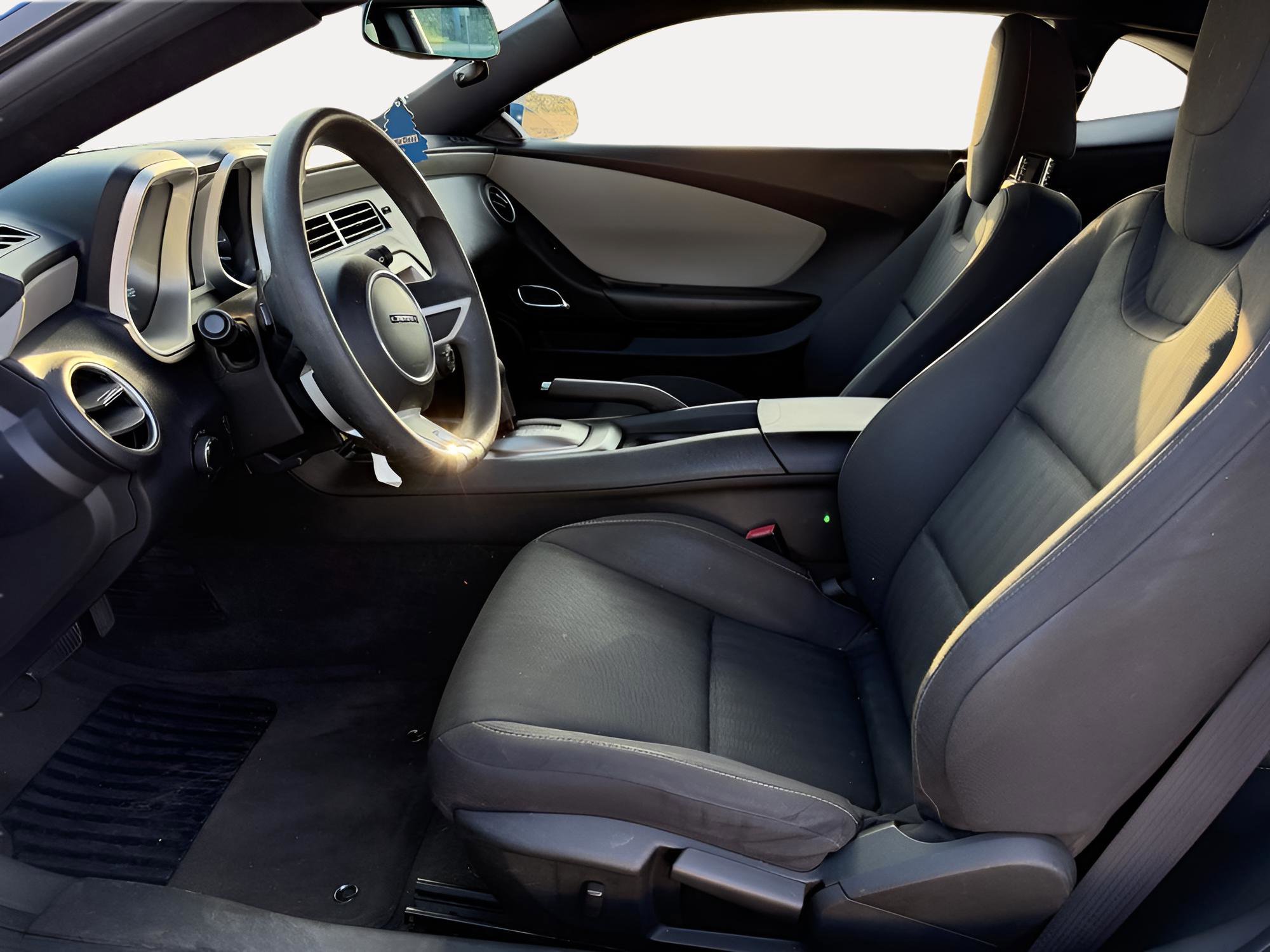Used 2011 Chevrolet Camaro LS RWD image 13