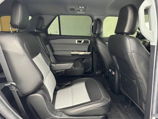 Used 2022 Ford Explorer XLT w/ Equipment Group 202A RWD image 18