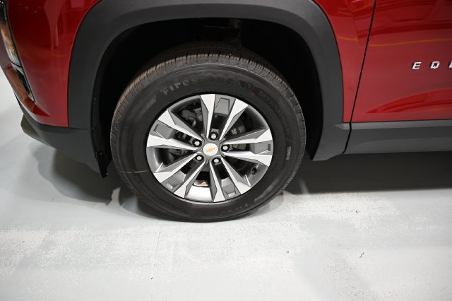 New 2027 Chevrolet Equinox LT w/ Convenience Package II FWD image 30