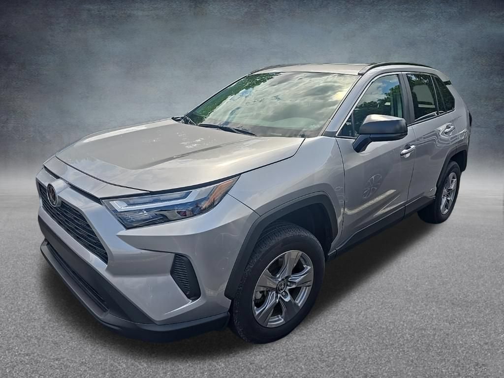 Used 2025 Toyota RAV4 LE AWD/4WD image 4