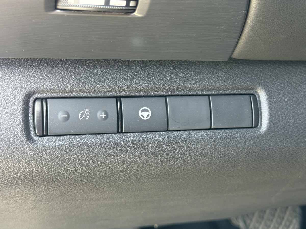 Used 2023 Nissan Pathfinder Rock Creek AWD/4WD image 28