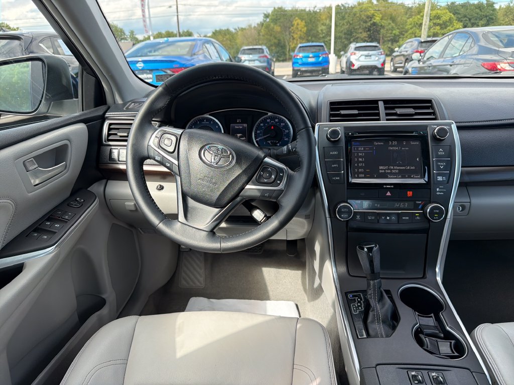 Used 2016 Toyota Camry XLE w/ Moonroof Package FWD image 18