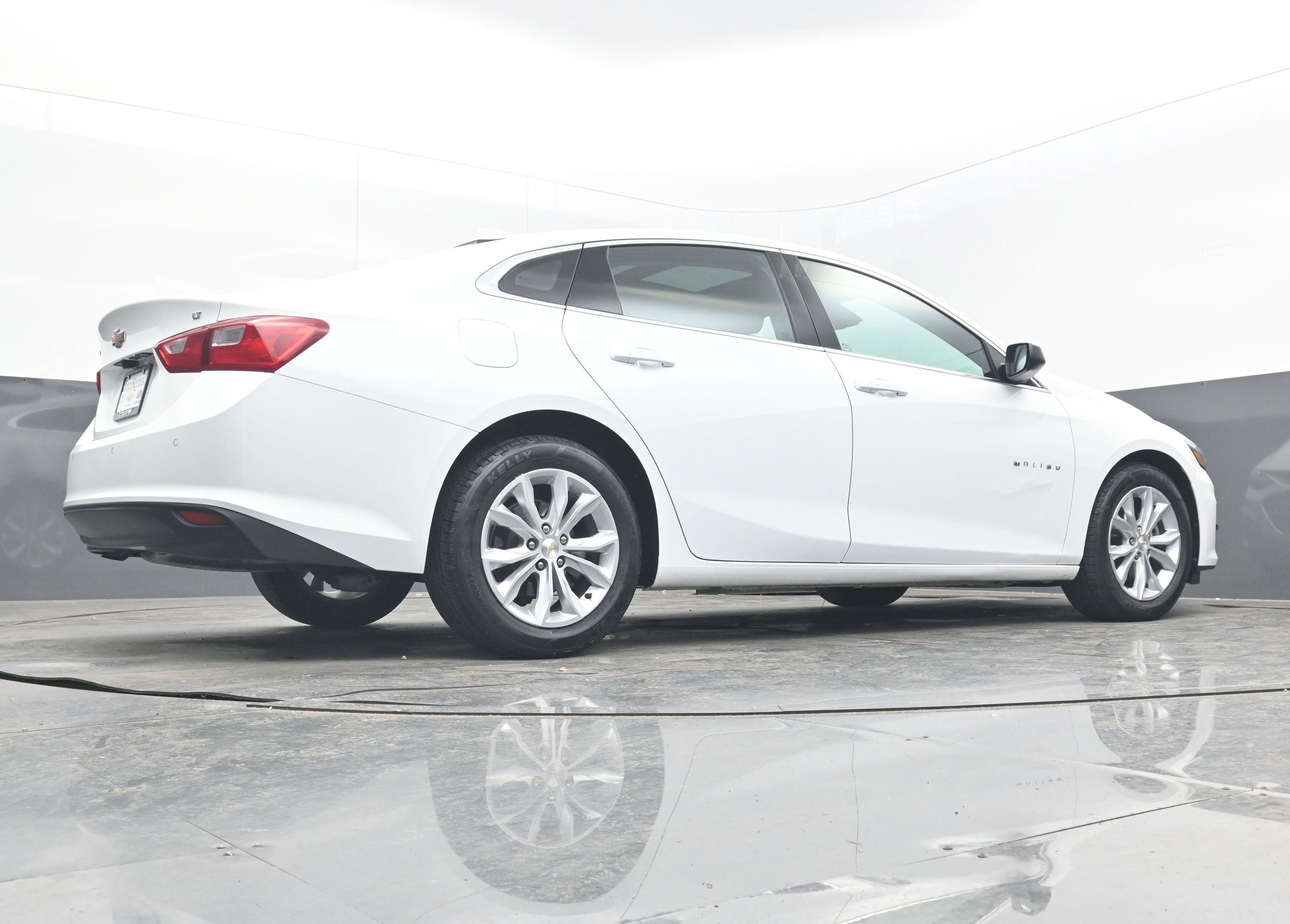 Used 2024 Chevrolet Malibu LT image 32