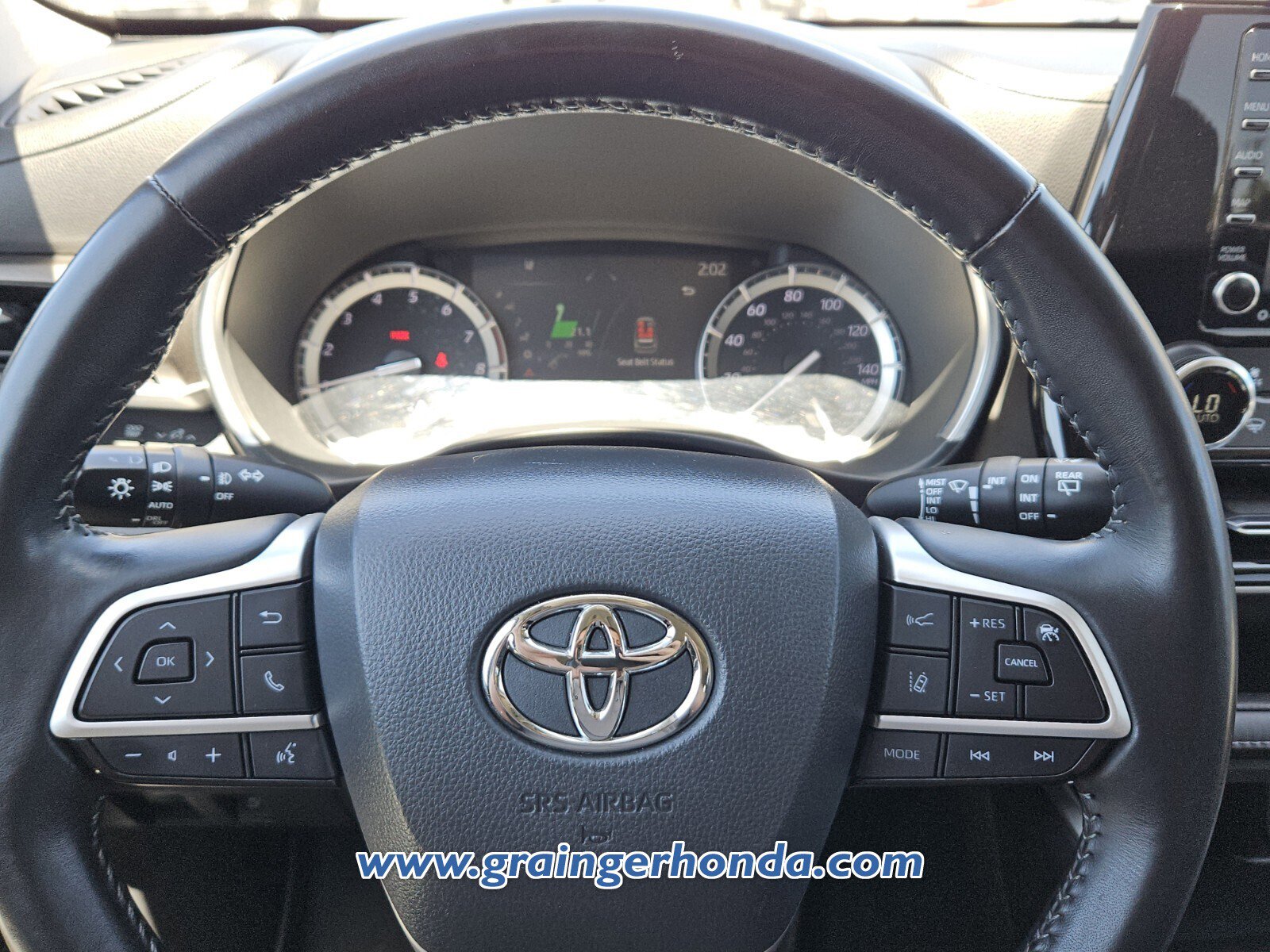 Used 2022 Toyota Highlander XLE image 19