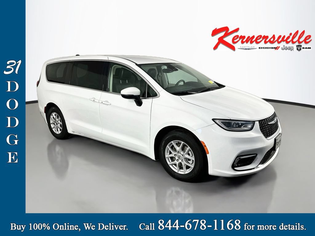 Used 2023 Chrysler Pacifica Touring-L