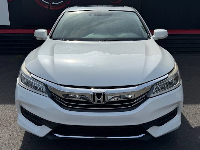 Used 2017 Honda Accord Touring image 8