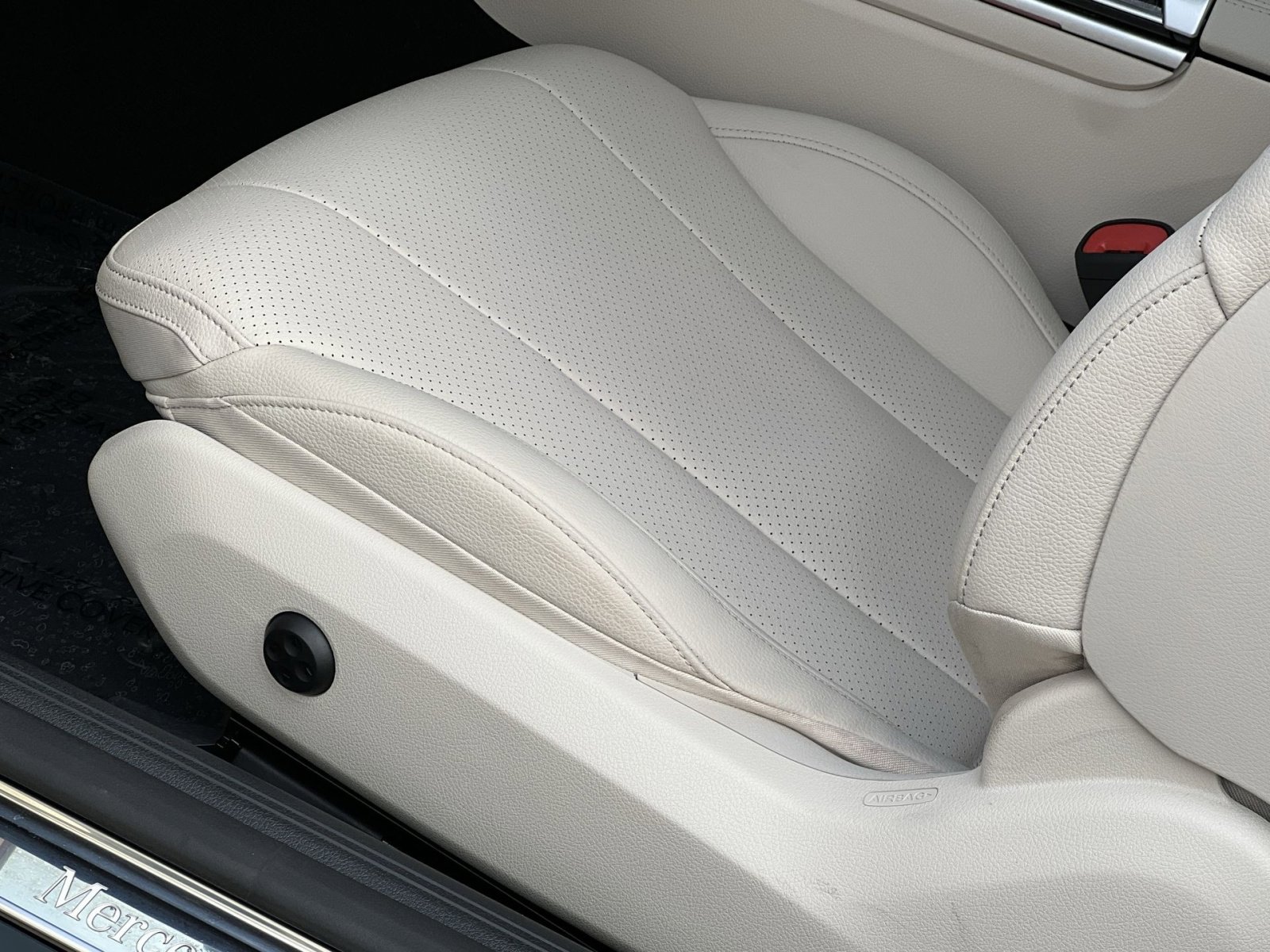 Certified 2025 Mercedes-Benz CLE 300 4MATIC Coupe image 12