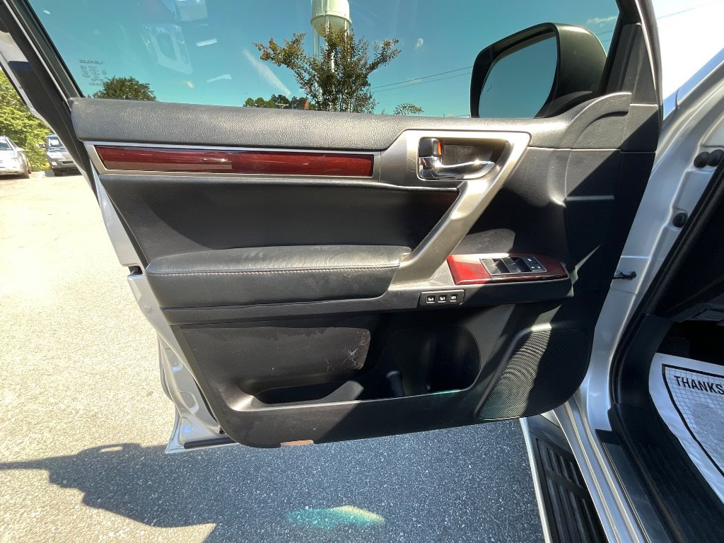 Used 2015 Lexus GX 460 image 15