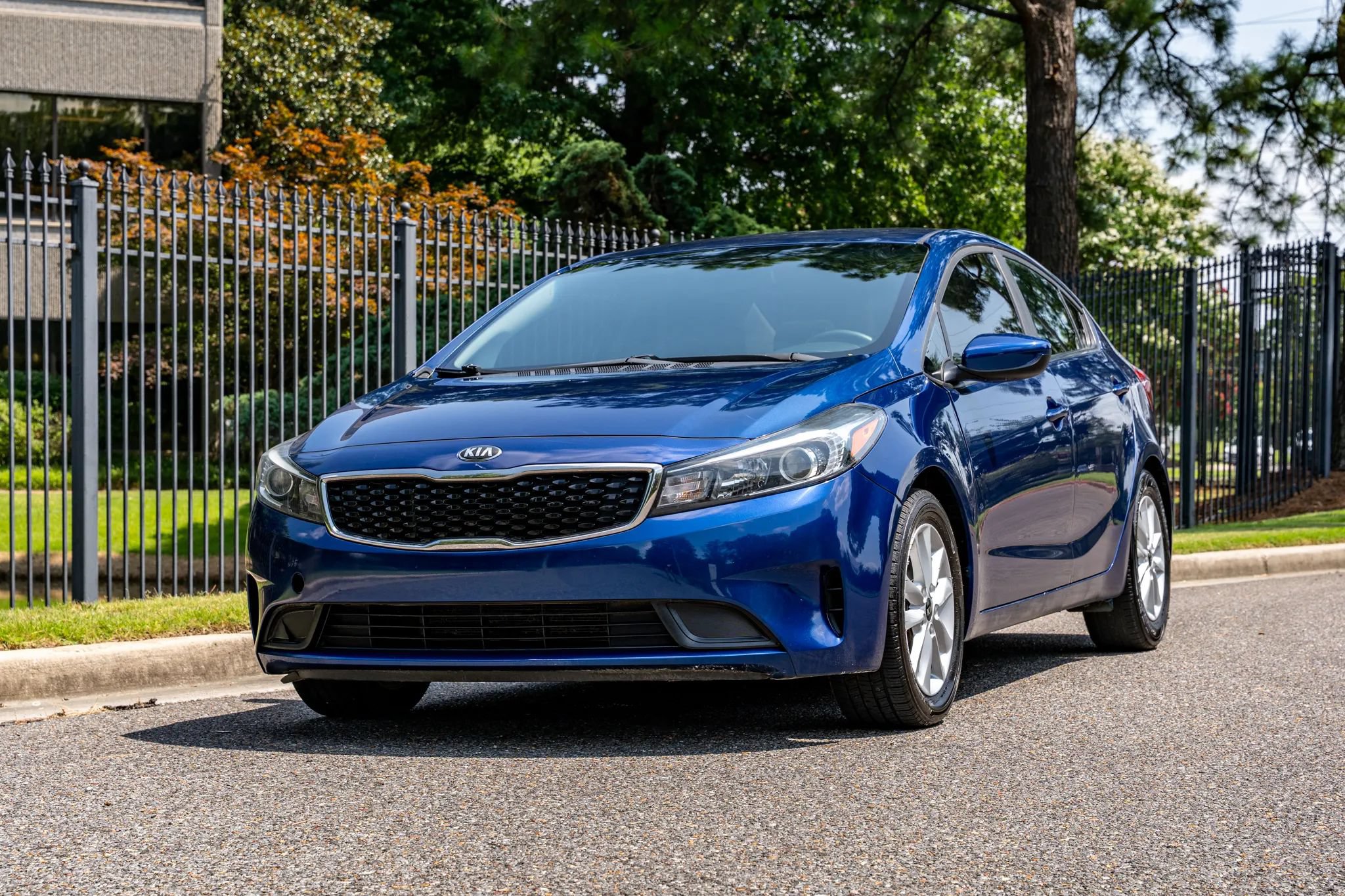 Used 2017 Kia Forte S FWD image 2