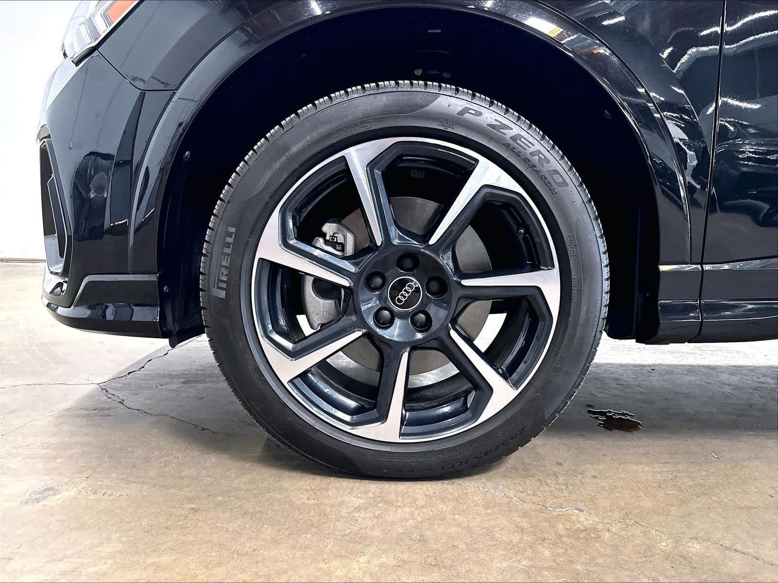 Certified 2025 Audi Q3 2.0T Premium Plus w/ Premium Plus Package AWD/4WD image 11