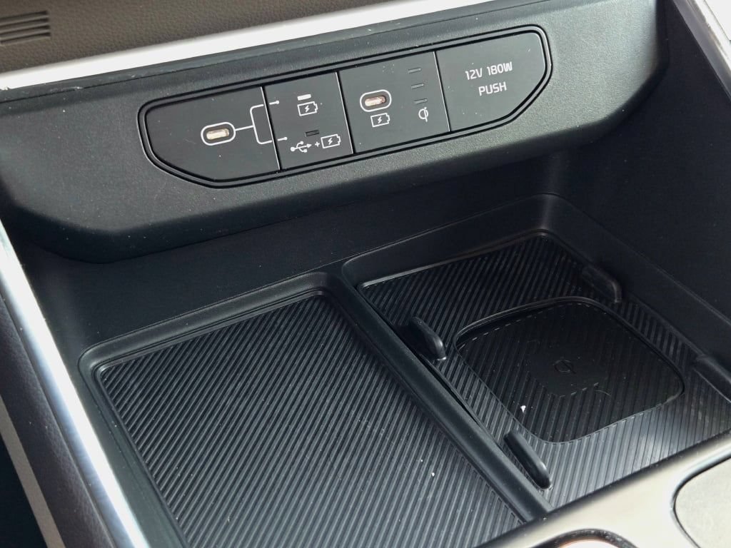 Used 2025 Kia Carnival EX FWD image 38