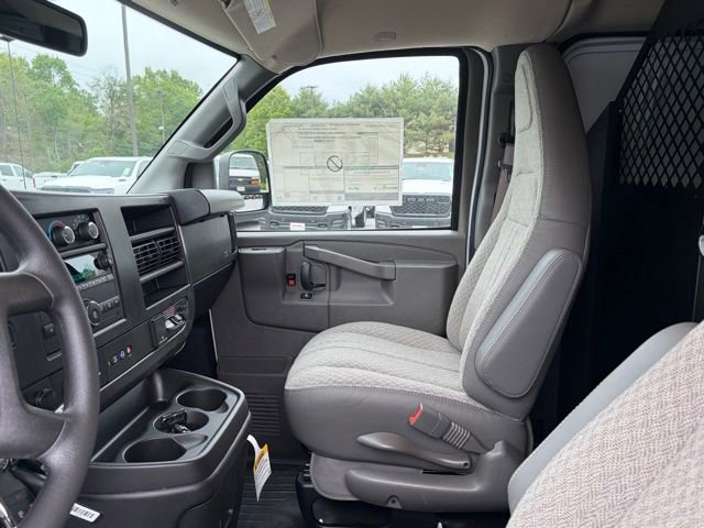 New 2026 Chevrolet Express 2500 w/ Driver Convenience Package RWD image 29