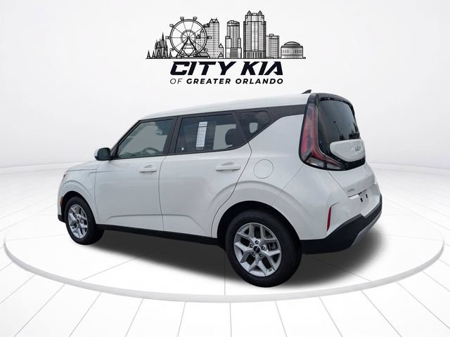 Certified 2025 Kia Soul LX w/ LX Technology Package FWD image 5