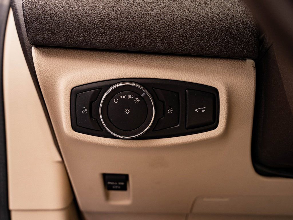 Used 2016 Lincoln MKC Reserve w/ Lincoln MKC Climate Package image 41