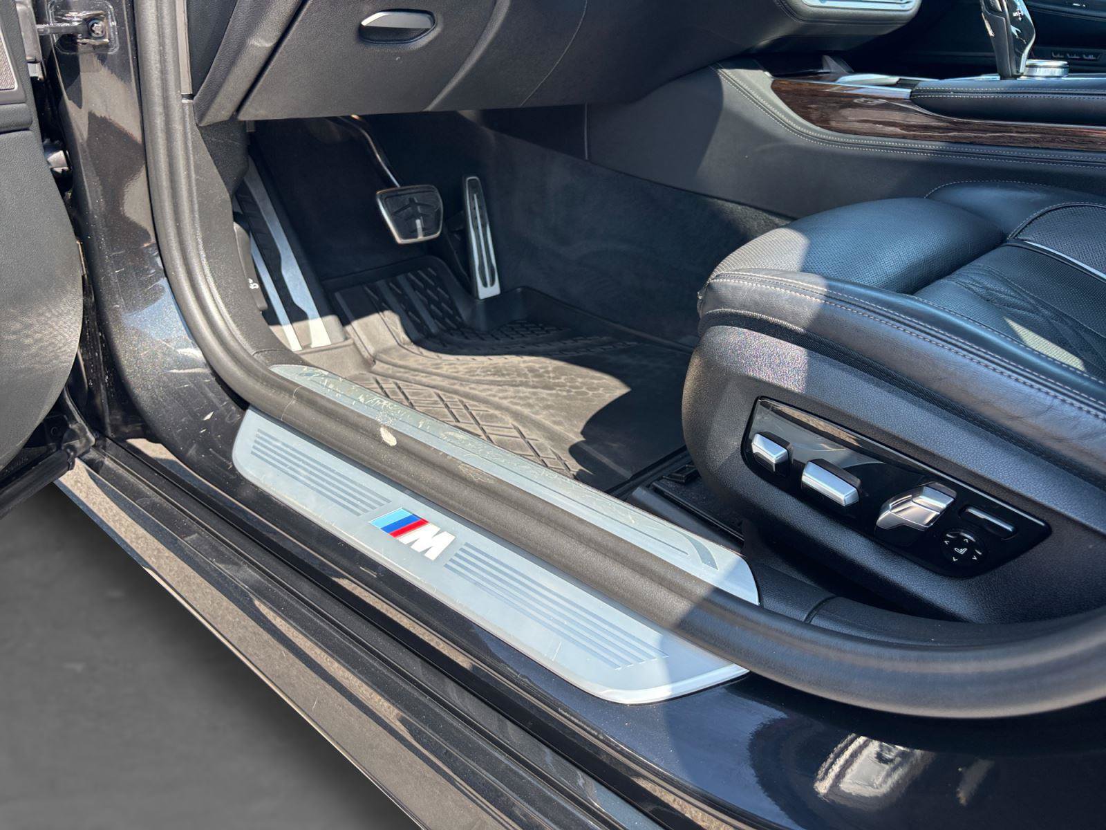 Used 2022 BMW 740i xDrive w/ M Sport Package AWD/4WD image 37