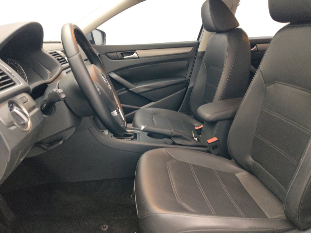 Used 2015 Volkswagen Passat 1.8T Limited Edition FWD image 17