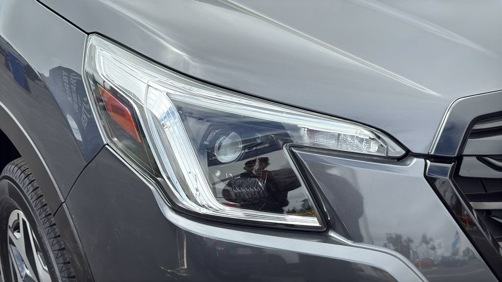 Certified 2023 Subaru Forester Premium AWD/4WD image 8