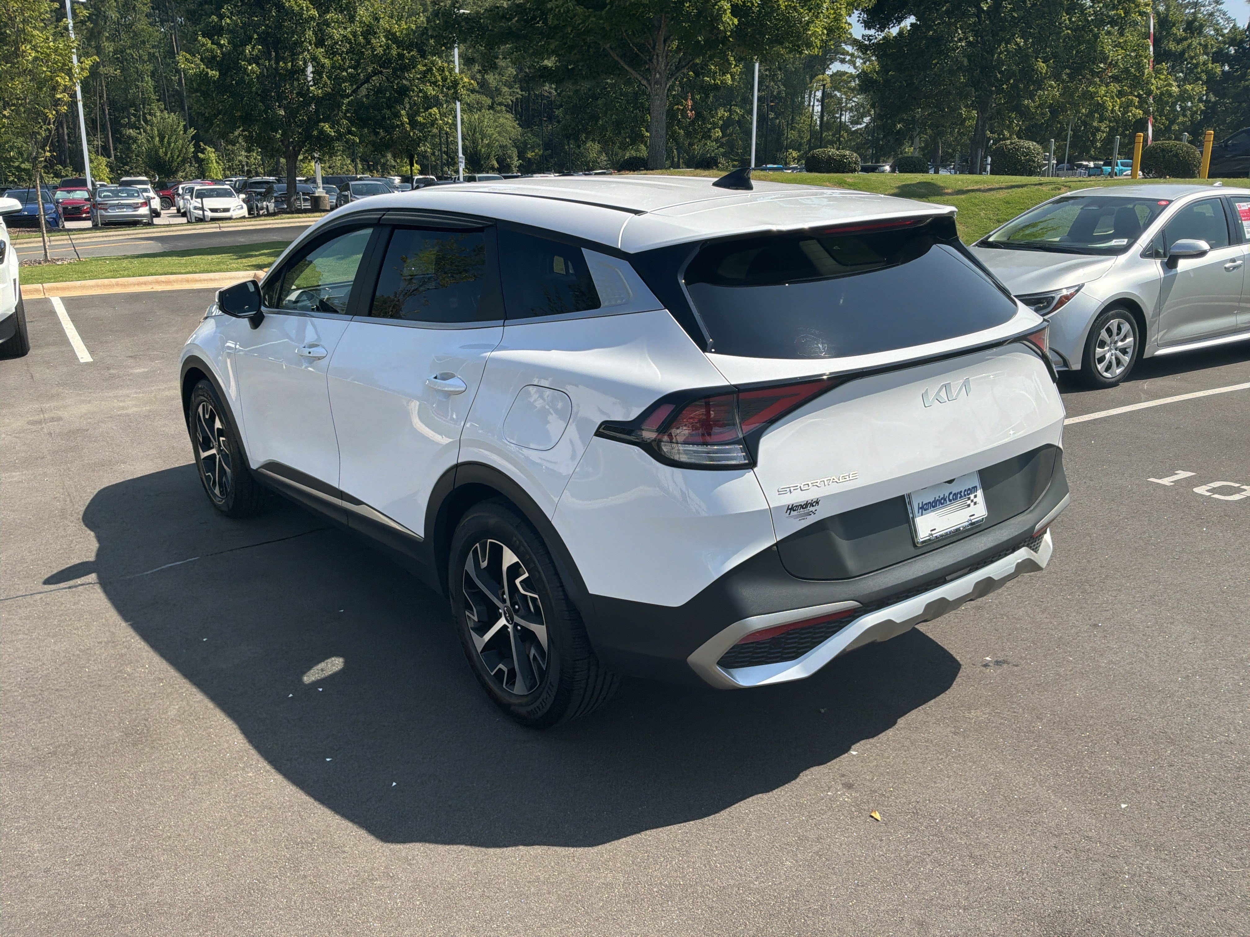 Used 2023 Kia Sportage EX FWD image 11