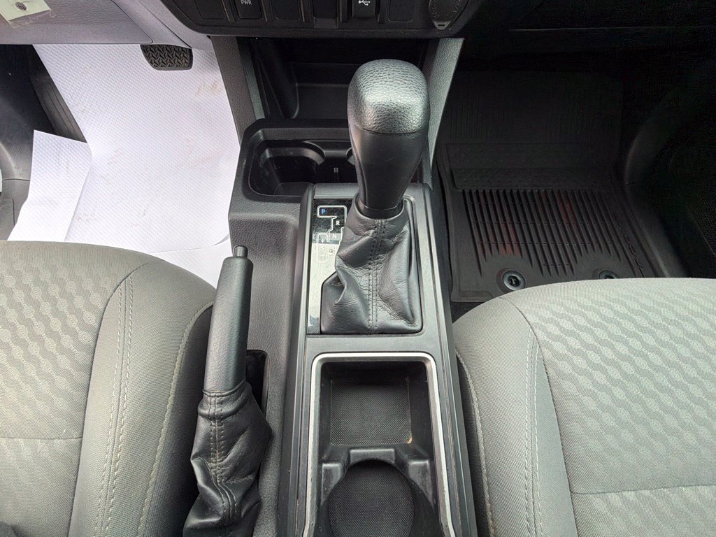 Used 2021 Toyota Tacoma SR AWD/4WD image 19