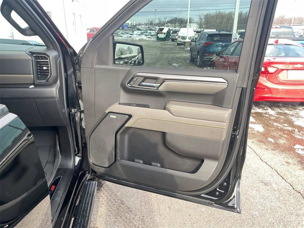 Used 2023 Chevrolet Silverado 1500 ZR2 w/ Technology Package image 19