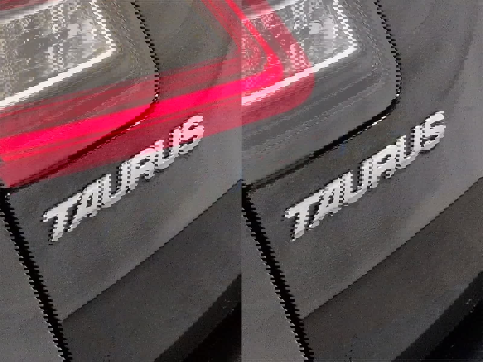 Used 2016 Ford Taurus Limited w/ Equipment Group 301A image 13